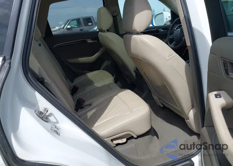 2011 Audi Q5 2.0T Premium z USA, uszkodzony, nr VIN WA1LFAFP2BA064733